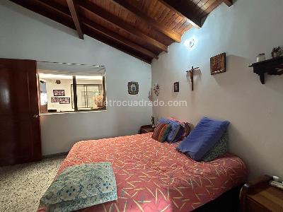 Casa de 4 alcobas en venta en Granada, Medellín, 231 m² · foto 17 de 20