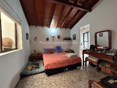 Casa de 4 alcobas en venta en Granada, Medellín, 231 m² · foto 18 de 20