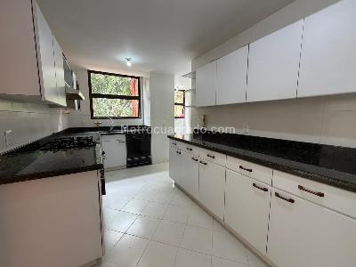 Apartamento de 3 alcobas en venta en Los Balsos, Medellín, 170 m² · foto 3 de 20