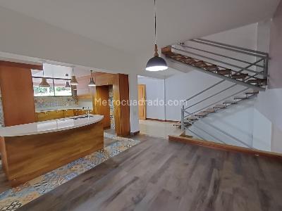 Casa de 4 alcobas en arriendo en Transversal Inferior, Medellín, 260 m² · foto 12 de 20