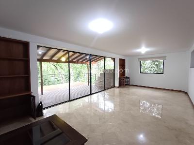 Casa de 4 alcobas en arriendo en Transversal Inferior, Medellín, 260 m² · foto 15 de 20