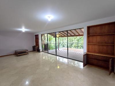 Casa de 4 alcobas en arriendo en Transversal Inferior, Medellín, 260 m² · foto 17 de 20