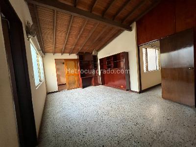 Apartamento en arriendo en Los Colores, Medellín · foto 9 de 15
