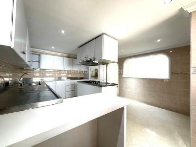 Apartamento en venta en Laureles, Medellín · foto 3 de 15