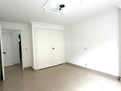 Apartamento en venta en Laureles, Medellín · foto 11 de 15
