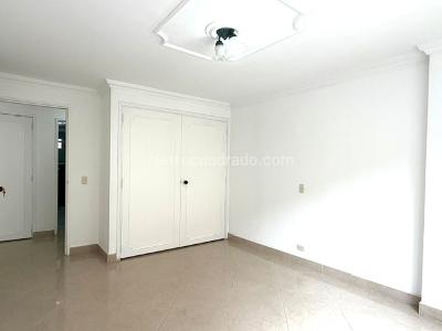 Apartamento en venta en Laureles, Medellín · foto 12 de 15