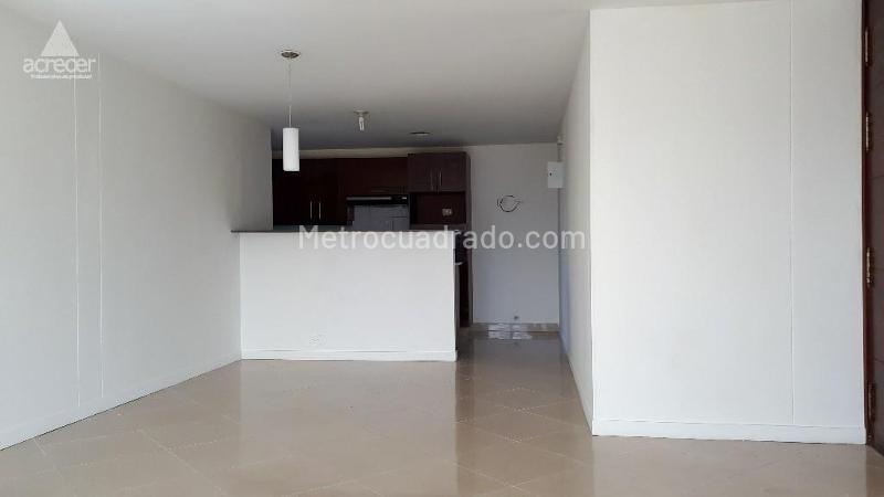 3BR Apartment in Loma De Los Benedictinos (140 m²) - 3