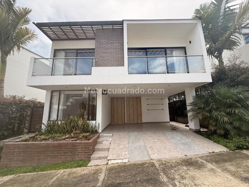 Luxury 4BR House for Rent in El Retiro, Antioquia