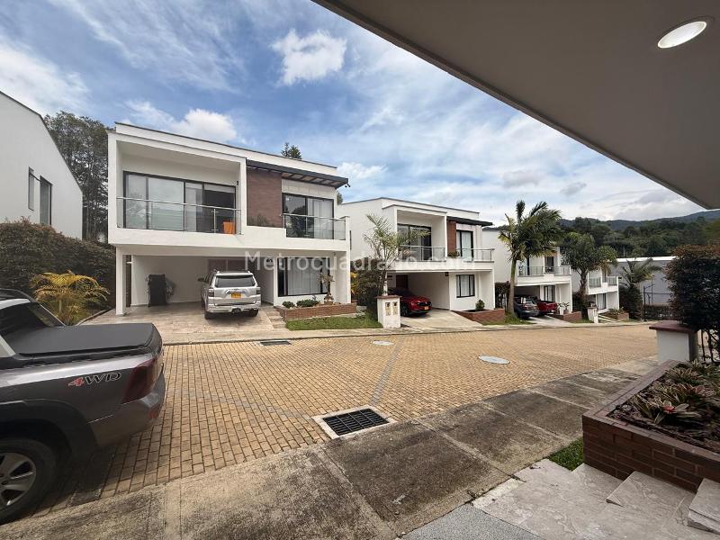 Luxury 4BR House for Rent in El Retiro, Antioquia - 4