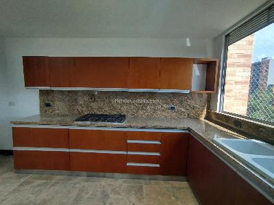 Apartamento en arriendo en Provenza, Medellín · foto 3 de 14