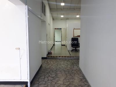 Casa de 5 alcobas en venta en Laureles, Medellín, 315 m² · foto 10 de 17