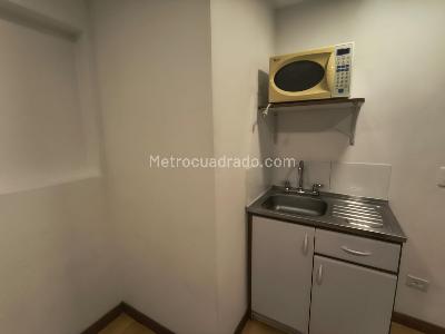 Apartamento en arriendo en Pardo Rubio, Bogotá, 20 m² · foto 8 de 12