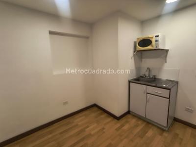 Apartamento en arriendo en Pardo Rubio, Bogotá, 20 m² · foto 10 de 12