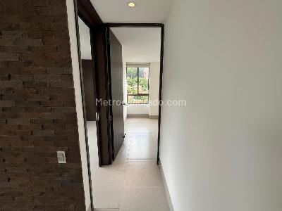 Apartamento de 2 alcobas en arriendo en Las Lomas, Medellín, 75 m² · foto 9 de 19
