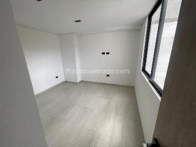 Apartamento de 2 alcobas en arriendo en Conquistadores, Medellín, 75 m² · foto 8 de 14