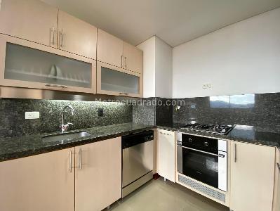 Apartamento de 3 alcobas en arriendo en Los Gonzalez, Medellín, 200 m² · foto 9 de 20