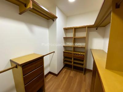 Apartamento de 3 alcobas en arriendo en Los Gonzalez, Medellín, 200 m² · foto 15 de 20