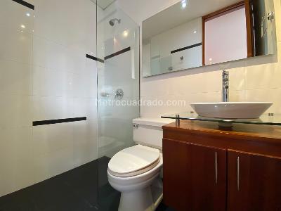 Apartamento de 3 alcobas en arriendo en Los Gonzalez, Medellín, 200 m² · foto 19 de 20