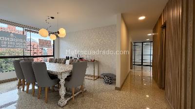 Apartamento de 3 alcobas en venta en Milla De Oro, Medellín, 195 m² · foto 2 de 18