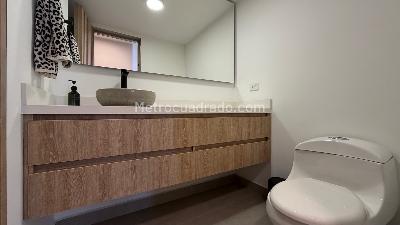 Apartamento de 3 alcobas en venta en Milla De Oro, Medellín, 195 m² · foto 7 de 18