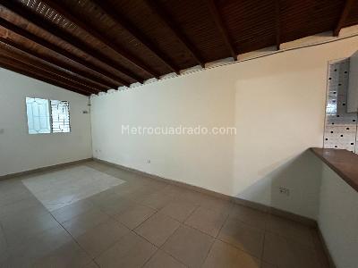 Apartamento de 3 alcobas en venta en Bello, Bello, 71 m² · foto 2 de 20