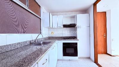 Apartamento de 3 alcobas en venta en Castropol, Medellín, 95 m² · foto 12 de 20