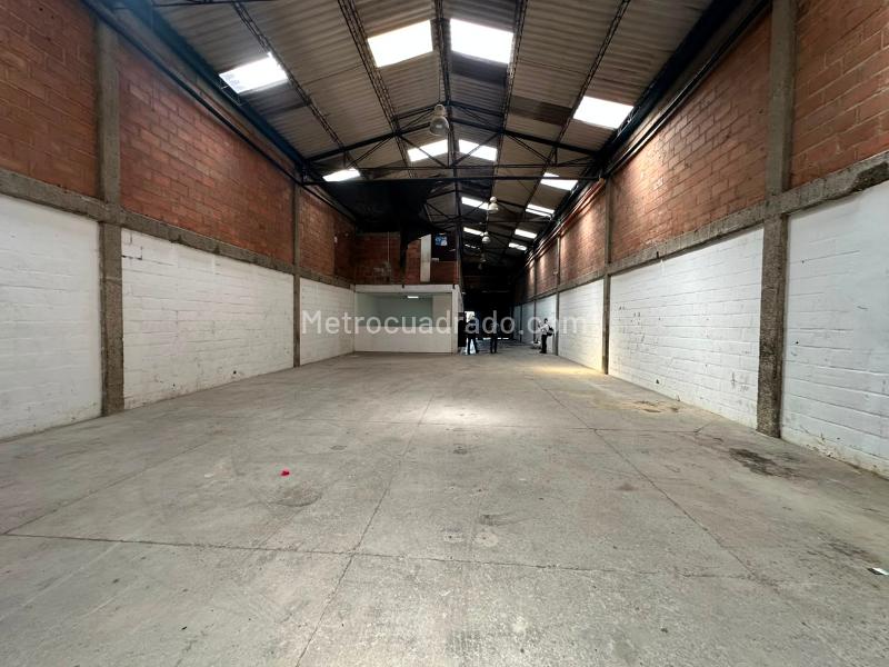Bodega en Arriendo, Chagualo Centro, Medellín - Vista 2