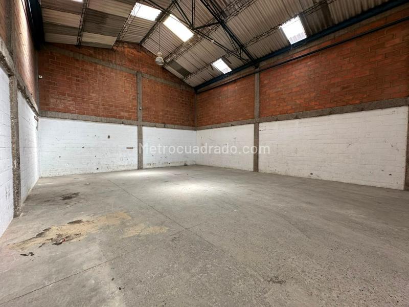 Bodega en Arriendo, Chagualo Centro, Medellín - Más