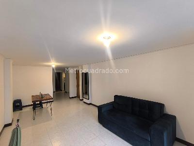 Apartamento de 2 alcobas en venta en Lorena, Medellín, 69 m² · foto 2 de 17