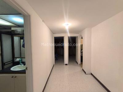 Apartamento de 2 alcobas en venta en Lorena, Medellín, 69 m² · foto 6 de 17