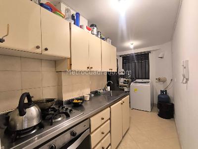 Apartamento de 2 alcobas en venta en Lorena, Medellín, 69 m² · foto 8 de 17