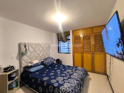 Apartamento de 2 alcobas en venta en Lorena, Medellín, 69 m² · foto 12 de 17