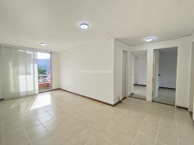 Apartamento en arriendo en Loma De San Julian, Medellín · foto 3 de 19