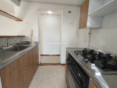 Apartamento en arriendo en Loma De San Julian, Medellín · foto 8 de 19