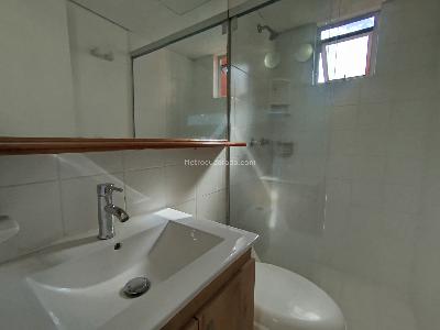 Apartamento en arriendo en Loma De San Julian, Medellín · foto 9 de 19