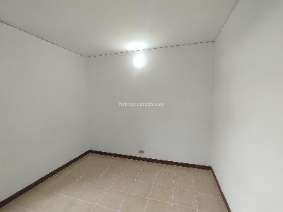 Apartamento en arriendo en Loma De San Julian, Medellín · foto 10 de 19