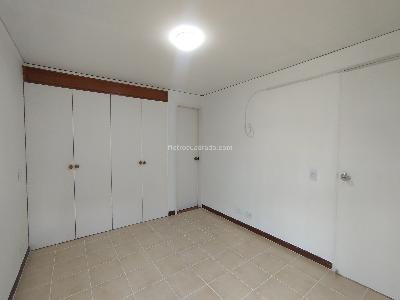 Apartamento en arriendo en Loma De San Julian, Medellín · foto 14 de 19