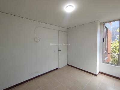 Apartamento en arriendo en Loma De San Julian, Medellín · foto 15 de 19
