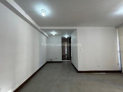 Apartamento de 2 alcobas en venta en Obrero, Bello, 65 m² · foto 3 de 20