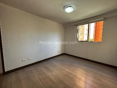 Apartamento de 2 alcobas en venta en Obrero, Bello, 65 m² · foto 9 de 20