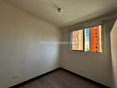 Apartamento de 2 alcobas en venta en Obrero, Bello, 65 m² · foto 10 de 20