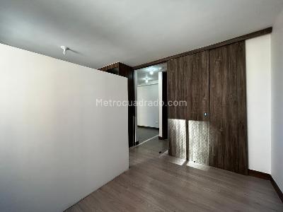 Apartamento de 2 alcobas en venta en Obrero, Bello, 65 m² · foto 13 de 20