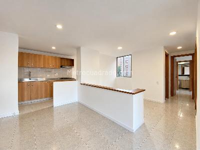 Apartamento en arriendo en Vizcaya, Medellín · foto 3 de 20
