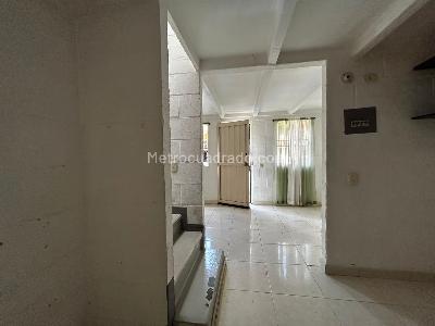 Casa de 2 alcobas en venta en El Trapiche, Bello, 37 m² · foto 11 de 20