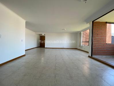 Apartamento en arriendo en Lalinde, Medellín · foto 3 de 20