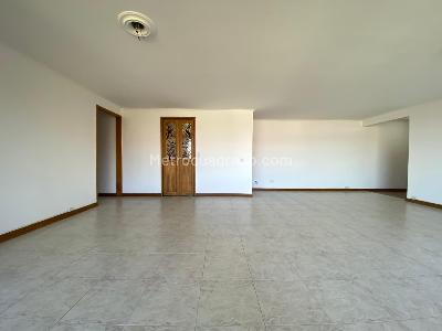 Apartamento en arriendo en Lalinde, Medellín · foto 5 de 20