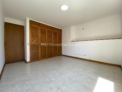 Apartamento en arriendo en Lalinde, Medellín · foto 11 de 20