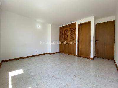 Apartamento en arriendo en Lalinde, Medellín · foto 16 de 20
