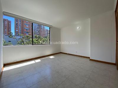 Apartamento en arriendo en Lalinde, Medellín · foto 17 de 20