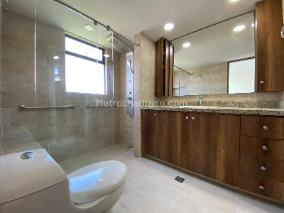 Apartamento en arriendo en Lalinde, Medellín · foto 18 de 20